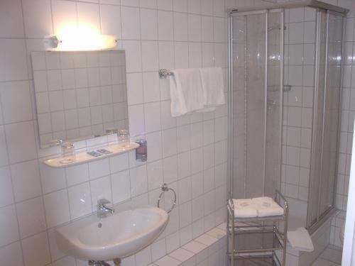 Hotel-Gaststaette Mutter Buermann Хемминген Номер фото