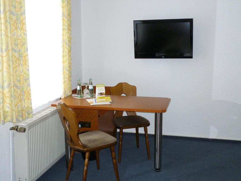 Hotel-Gaststaette Mutter Buermann Хемминген Номер фото