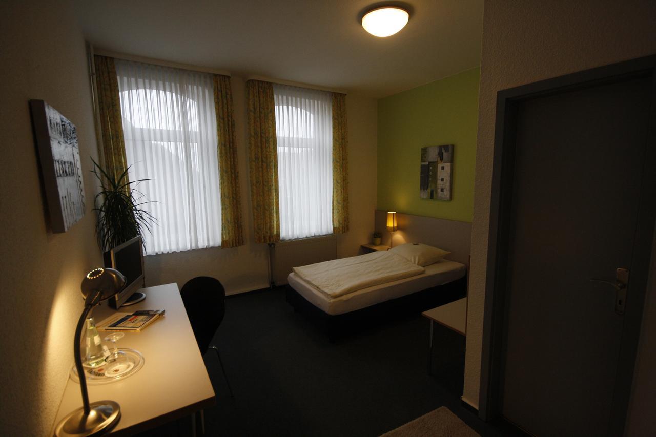 Hotel-Gaststaette Mutter Buermann Хемминген Экстерьер фото